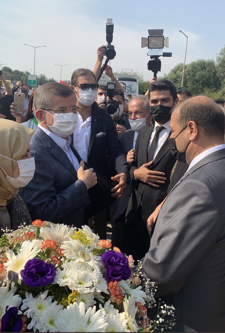 #GelecekteUmutVar <a href="/Ahmet_Davutoglu/">Ahmet Davutoğlu</a> <a href="/HamitKaris/">Hamit Karış</a> <a href="/hakanalaca/">Hakan Alaca</a> <a href="/selcukozdag/">Selçuk ÖZDAĞ</a>