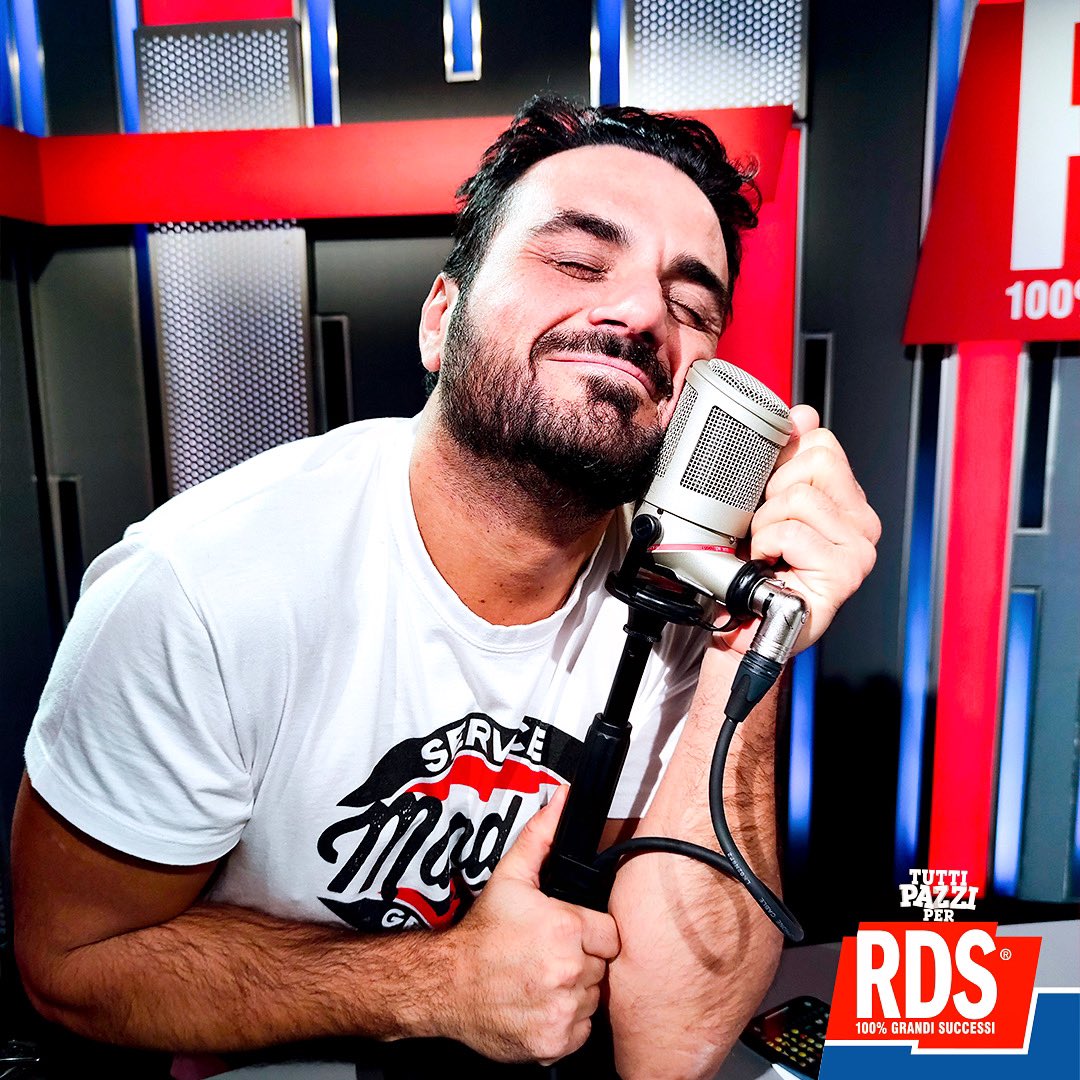 BAZMarcoBazzoni's tweet photo. A domani ggggente... e dalle 7 mi raccomando! #teamprimaora @RDS_official #tuttipazzixrds https://t.co/ldqDOXEV7u