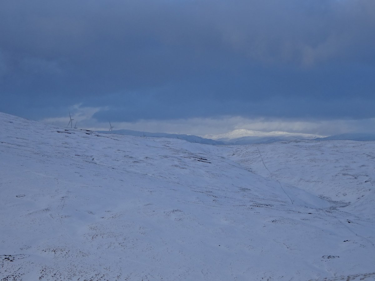 Elistoun2's tweet photo. an enjoyable hike in my local white spaces, all the way up to Kingseat Hill - melting fast though, from the bottom up...
 #Ochils https://t.co/6WFJoTze1O