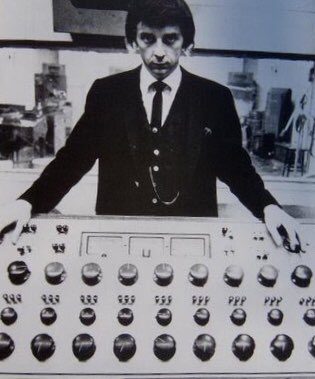 BAPF61's tweet photo. Harvey Phillip Spector (1939-16/1/21) 💀PHIL SPECTOR💀
I have absolutely no desire to be drawn into his personal madness, but ‘absolutely’ want to pay respect to his groundbreaking, genial production. #WallofSound #SpectorSound #thewreckingcrew #philspector #restinsound https://t.co/0N8iDt7KOq