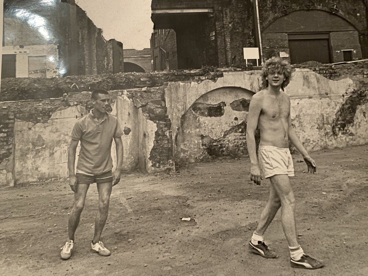 lisacsinclair's tweet photo. @Happy_Mondays these 2 are both still fit❣️#getbuzzinwithbez #Bez #fitness @colindsinclair https://t.co/mxvI4Of429