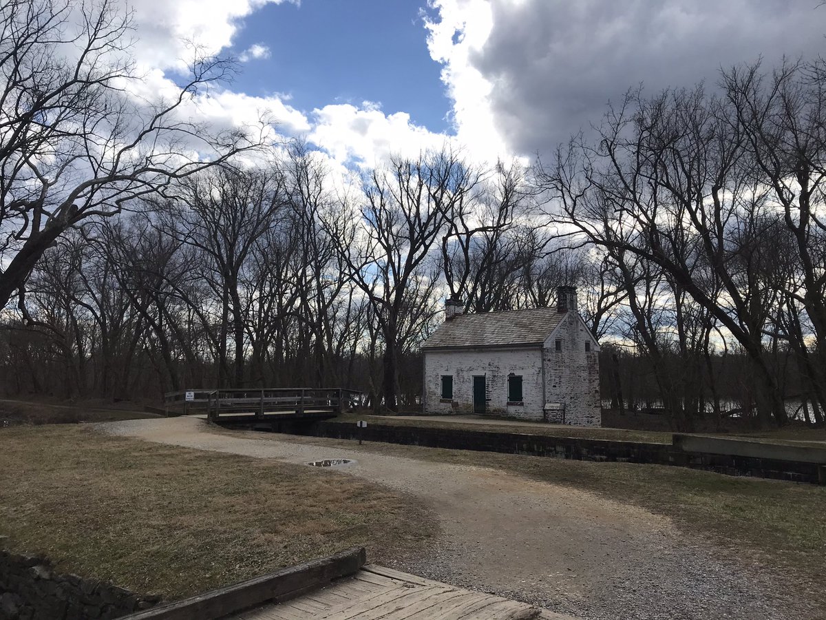 McDTimJ's tweet photo. So close to home and so beautiful... #PennyfieldLock @COcanalNPS @NatlParkService @TheMoCoShow @capitalweather https://t.co/lvHDIsXCzz