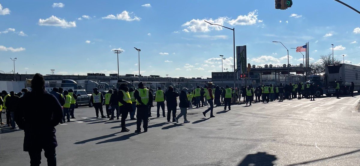 .<a href="/Teamsters/">Teamsters</a> Local 202 on strike and rallying today for a fair war for the essential workers at Hunts Point Market. Respect the workers who feed NY! #1u