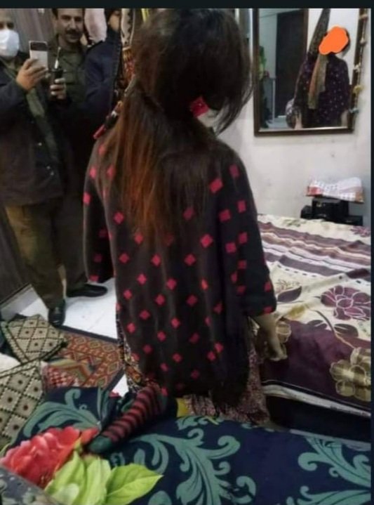 AQUnfiltered's tweet photo. A girl from UMT committed suicide bcz uni is going to conduct on campus paper.
Student Name:iqra
Department: DPT
HostelName:Dream Gurks Hostel
#StudentsWantOnlineExams 
#NumliansReject_OnCampusExam
@Shafqat_Mahmood  Ap ma zara Ehsas ha k mar chuka ha ?? https://t.co/CTc8CIymE1