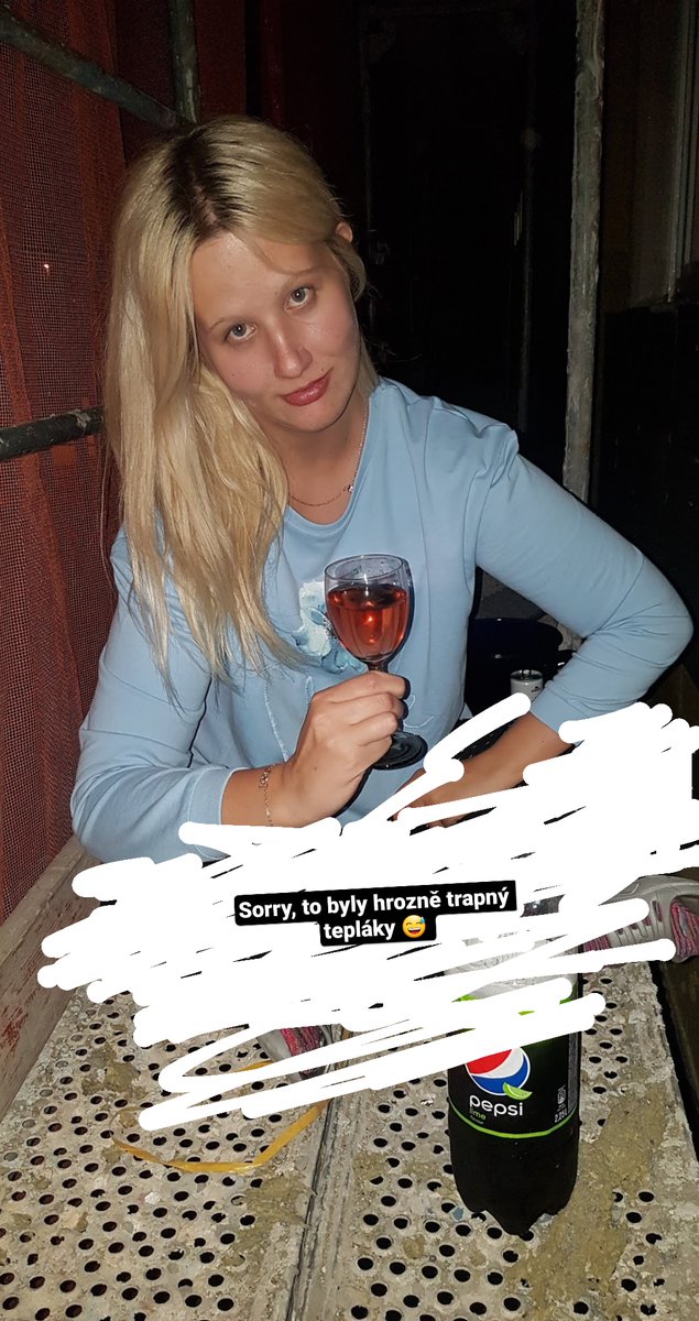 ValentinaCzech's tweet photo. Když byl svět ještě v pořádku.
Na lešení vzpomínám dodnes, jak se hýbalo, ale když jsi opilý, tak neřešíš a ještě mu naplácáš. Miluji své dva světy. #taknacomamnaladudnes #dama #bezdak #nikdynevim #blizenec #naznamenineverim #alenaBlizenceJo https://t.co/LYi6xMAO6X