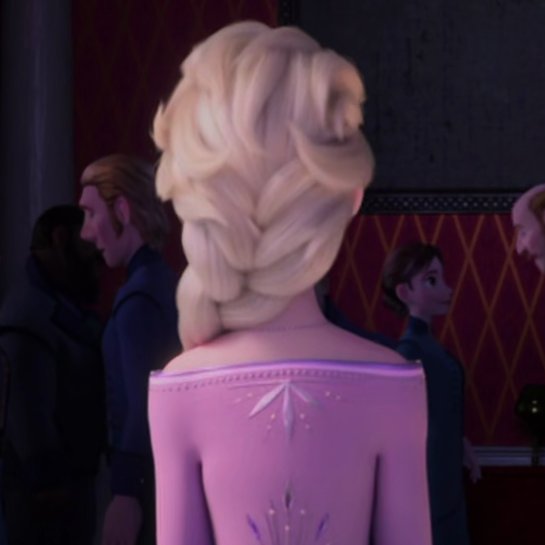 honeymoron's tweet photo. Elsa's hair deserves a spinoff. https://t.co/tALX5cRqD9