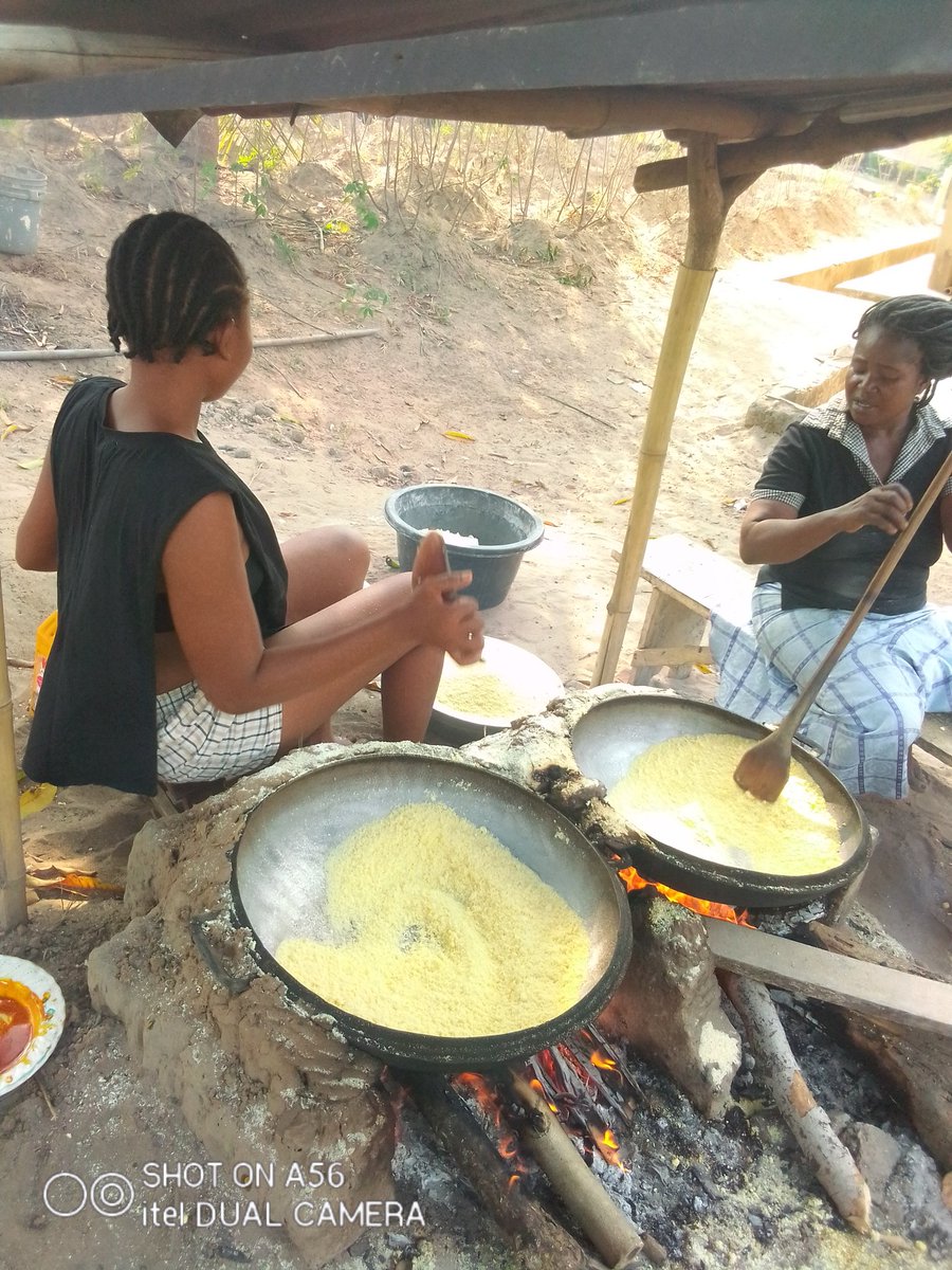 About today.
Me and my mummy killing it with smoke and heat.

This is part of our hustle ooo💥🙌🙌🙌