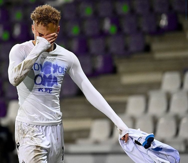 BelgianFBall's tweet photo. 🥀 | Noa Lang dedicated his goal against Beerschot to his grandmother, who recently passed away. https://t.co/VkcWdJtcRO