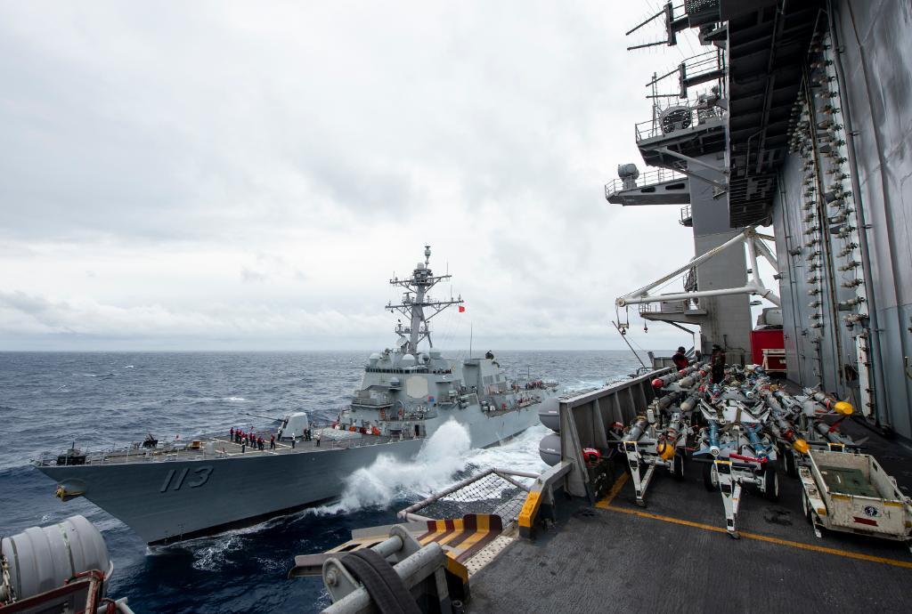#USNavy's #USSJohnFinn conducts a replenishment-at-sea with the aircraft carrier #USSTheodoreRoosevel in @US7thFleet.  7th Fleet conducts forward-deployed naval operations in support of U.S. national interests that help ensure a #FreeAndOpenIndoPacific.