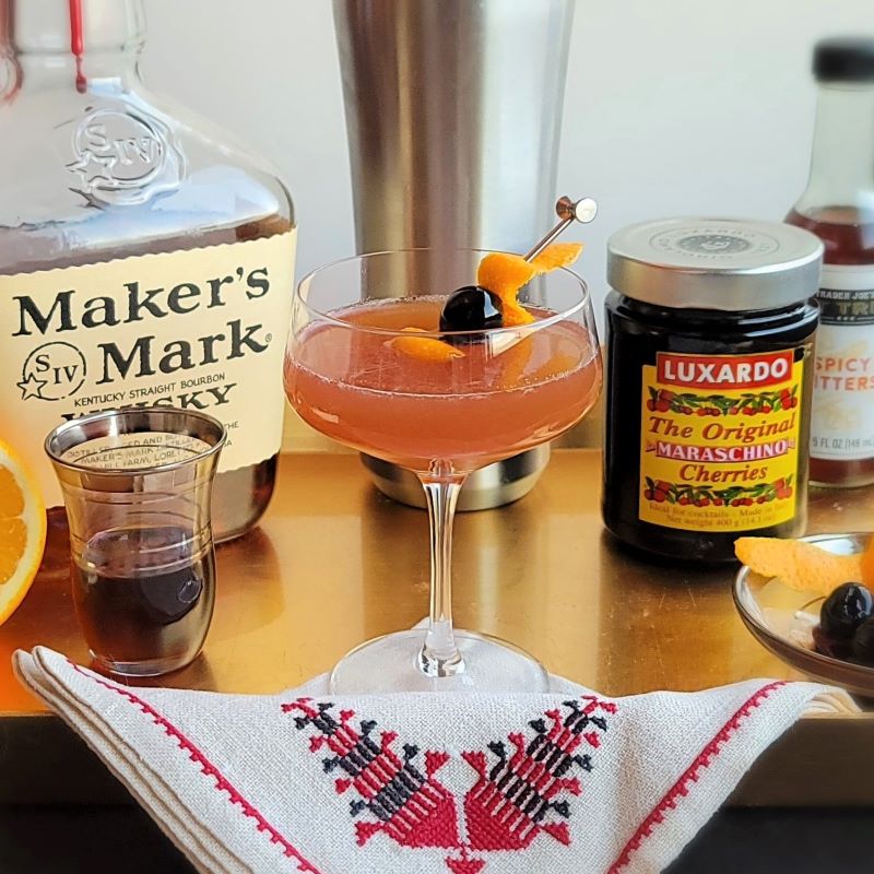 FormerChefBlog's tweet image. Meet the Maple Cherry Charmer Cocktail! Kentucky bourbon, California winter oranges, real Vermont maple syrup, and cherries; I’m not sure you could make a more "American" cocktail.
formerchef.com/2021/01/17/map…
#cocktails #boubon #luxardo @ElevatedCraft