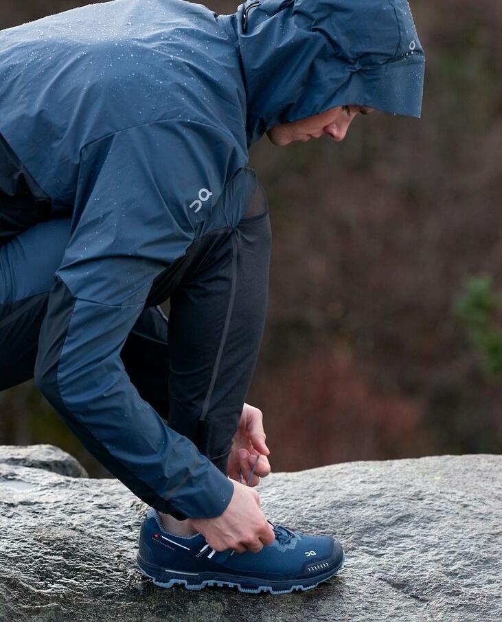 On Cloudventure Waterproof.⁠
⁠
Perfectas para correr por la... ¿Nieve?⁠
⁠
#onrunning #runonclouds #onrunninges