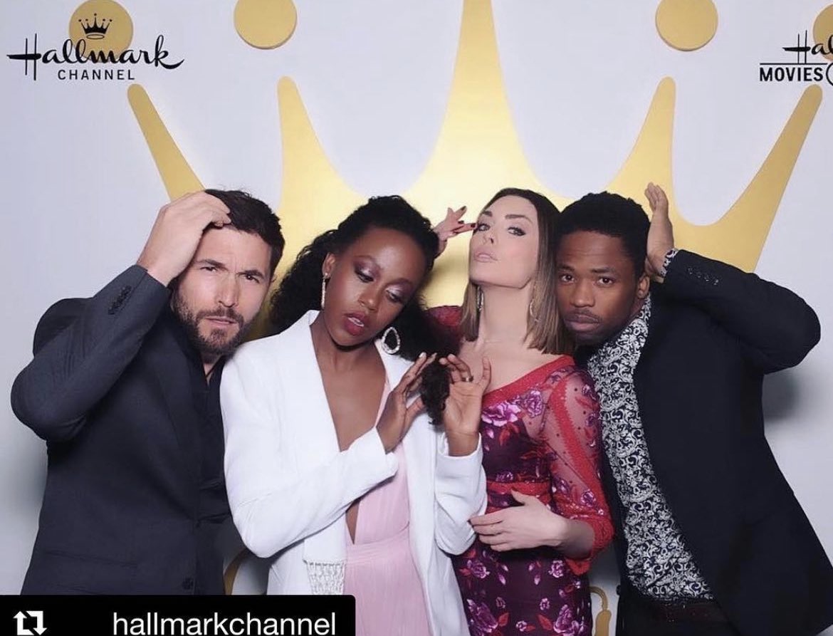 RukiyaBernard's tweet image. The aCool kids. Missing my #OneWinterWeekend family. #Hallmark #winterfest