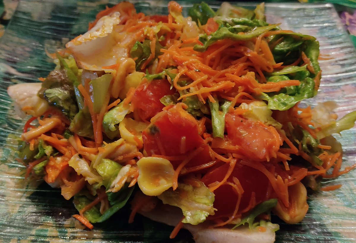 sdraperi's tweet photo. Bonne soirée !
C'était une bien belle journée sous un joli ciel bleu !
Au menu du soir salade remixée et tarte aux pommes poires !
#homemade
#surmatable
#CotedAzurFrance
#villeneuveloubet
#janvier2021 https://t.co/RBGd1nN3IC