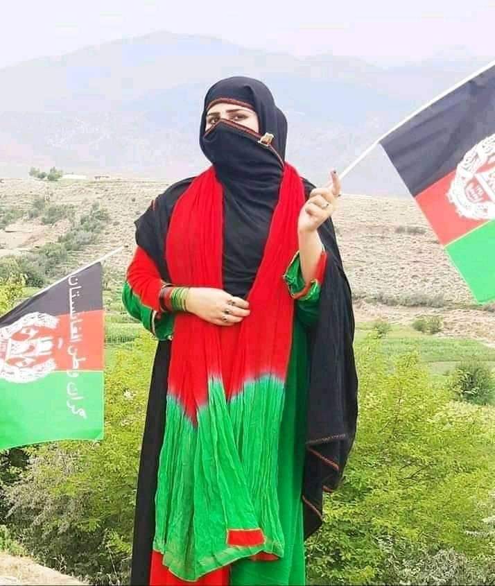 FarshtaS's tweet photo. له وطن سره مینه د خپل مور سره مینه ده نو د مور سره چې څومره مینه لرئ همدومره مینه د وطن سره وکړئ.
پوسټ شیر کړئ مننه https://t.co/rTZeqpgWMi