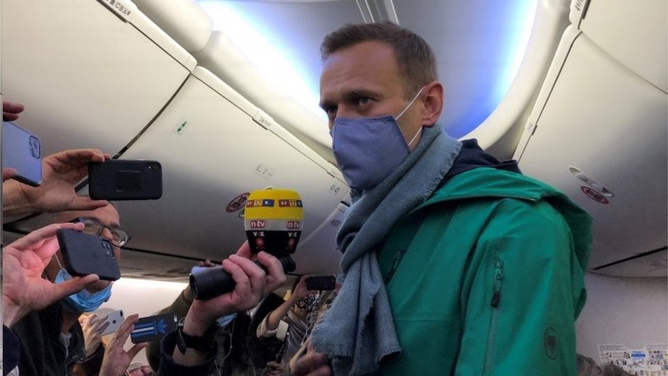 nzingaretti's tweet photo. #Navalnyi è un uomo coraggioso. Il mondo libero e democratico deve essere al suo fianco. Il Governo italiano e l’Unione Europea si attivino per il suo rilascio e per garantire i suoi diritti https://t.co/wKIFGgJXVe