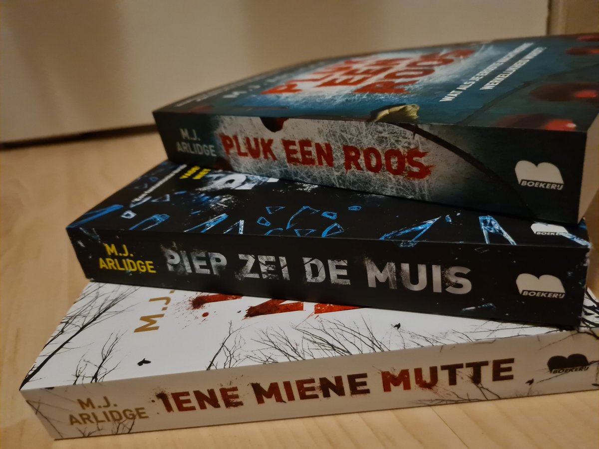 Jesssiicaa_'s tweet image. #PlukEenRoos in een weekend uitgelezen 📚 [#HelenGrace 3/9]