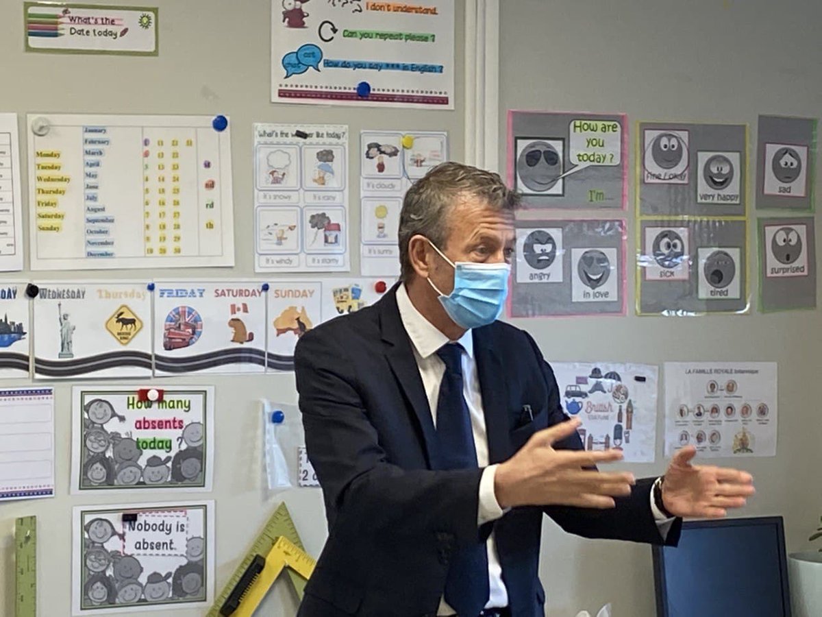 JeanLucLAGLEIZE's tweet photo. [#SurLeTerrain] scolaire à #Garidech en mode [#SemiConfinement] à l’école DU CHÊNE. 
Avec Audrey MUZAC, Directrice, visite de l’établissement créé en 1965 à proximité de la Mairie, puis nombreux échanges avec la classe de CM2 de Valérie FOISSAC.
#circo3102 https://t.co/cTWGh1hpPa