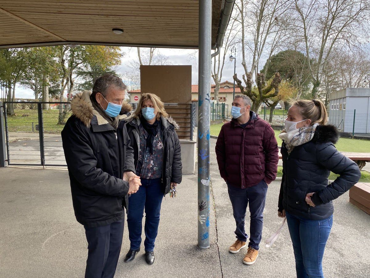 JeanLucLAGLEIZE's tweet photo. [#SurLeTerrain] scolaire à #Garidech en mode [#SemiConfinement] à l’école DU CHÊNE. 
Avec Audrey MUZAC, Directrice, visite de l’établissement créé en 1965 à proximité de la Mairie, puis nombreux échanges avec la classe de CM2 de Valérie FOISSAC.
#circo3102 https://t.co/cTWGh1hpPa
