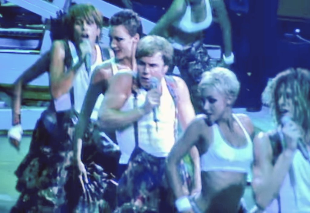 Normsi2's tweet photo. @GaryBarlow #NobodyElse ...
Your #LadyTonight &amp; #Always your #ForeverLove 💜💙 https://t.co/Cu15TO8jU5