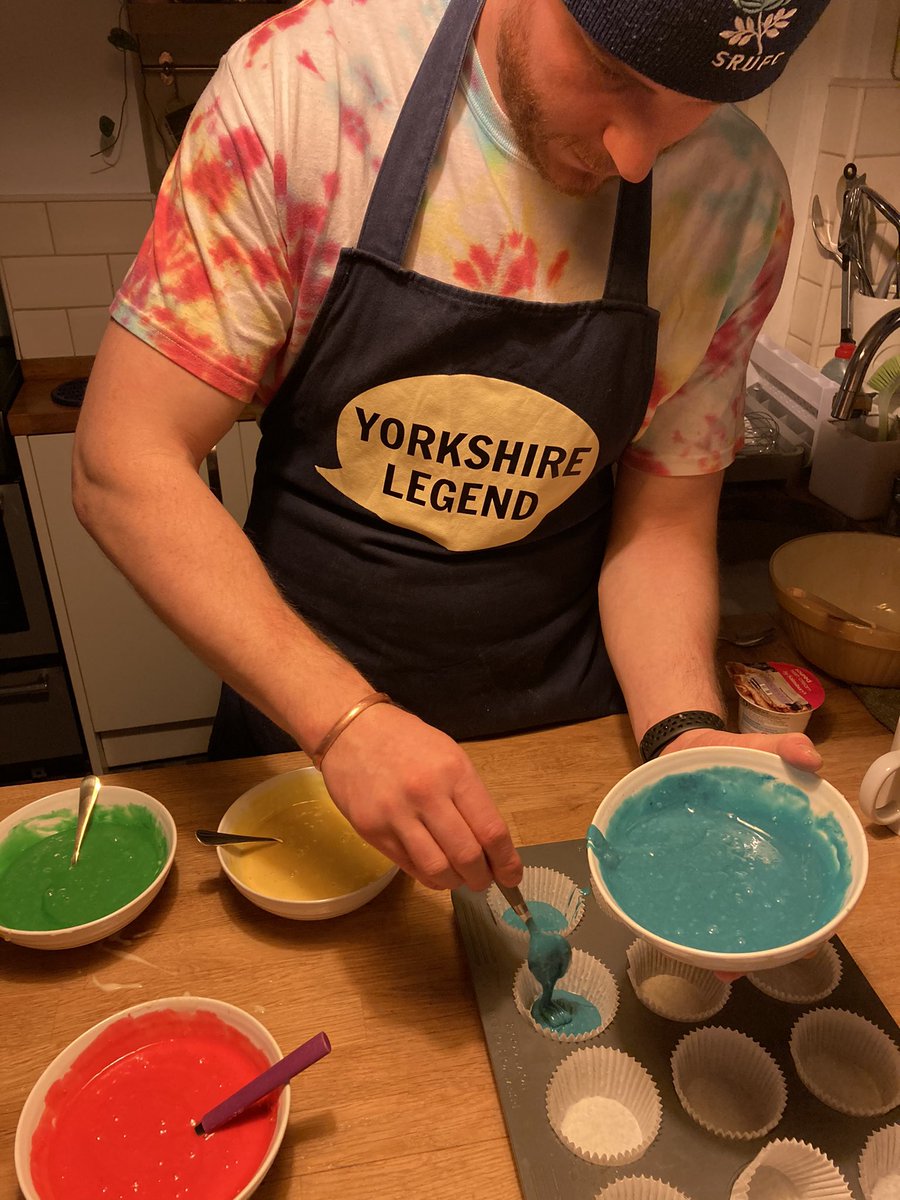 teacher_dw's tweet photo. @BolsoverJuniors @mrs_currie @MissRPHoward @B286B @MrTEDenton1 @mrs_slaney .@BolsoverJuniors challenge accepted, and risen to!! #bakingchallenge #dresslikeyourcake #imighthavehadhelp https://t.co/NsJ0vwjvmO