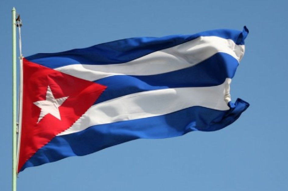 Aquí estoy de vuelta en esta trinchera, después de varios meses restringida por el 🐦. Una verdadera revolucionaria siempre vuelve al combate con la frente en alto y con ganas de pelear. #SomosCuba #CubaViva