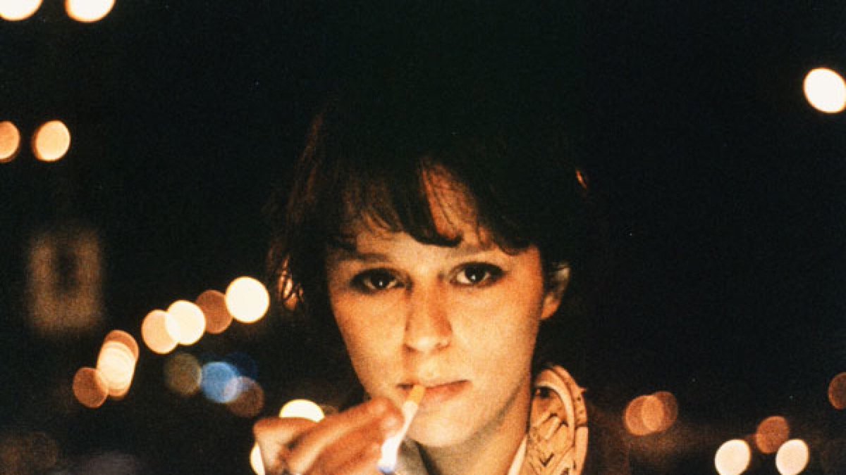 philippe_rouyer's tweet photo. Un dernier salut à #JacquesBral, réalisateur trop rare de deux films excellents: «Extérieur nuit» (1980), avec une Christine Boisson inoubliable, et «Polar» (1984), avec Jean-François Balmer en privé désabusé. Beau souvenir aussi d’Eddy Mitchell dans «Un printemps à Paris» (2006) https://t.co/3XwSsCYzlL