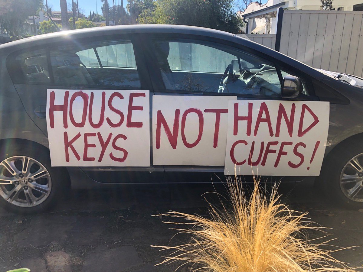 StreetWatchLA's tweet photo. Make sure to put signs on your cars tomorrow for the Freedom Ride 4 Housing! #MLKDay #4aDayNotOkay #HouseKeysNotHandcuffs #ServicesNotSweeps https://t.co/x065xvpYLG