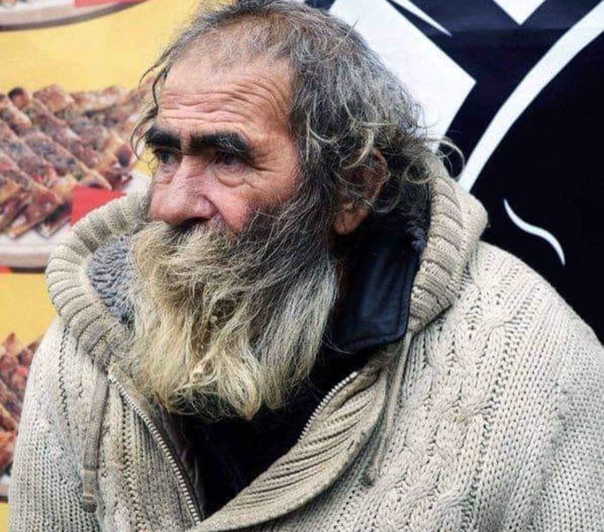 Sami Babacan...
Dün gece Kadıköy’de, DONARAK hayatını kaybetti...