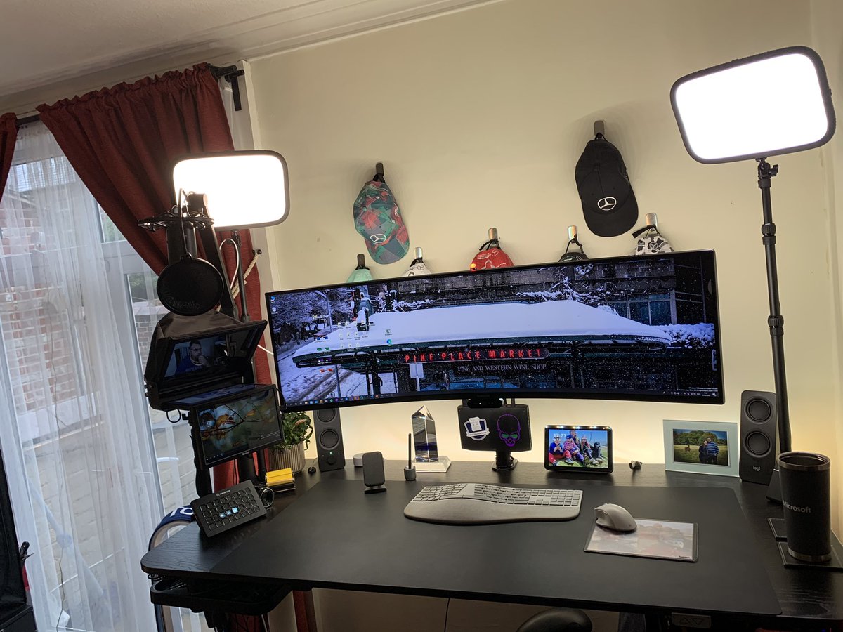 jamescallaghan's tweet photo. @AdamHarmetz @deployjeremy This is my attempt. It’s made my calls more focused and when I’m delivering content remotely I feel like I am more connected and engaged with the audience. #FujiXT4 #Teleprompt #HomeWorking https://t.co/zgXqjS24m0