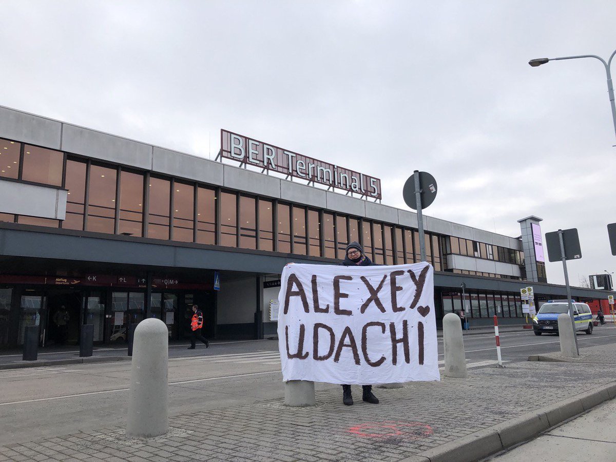 Someone brought a banner: Alexei, good luck