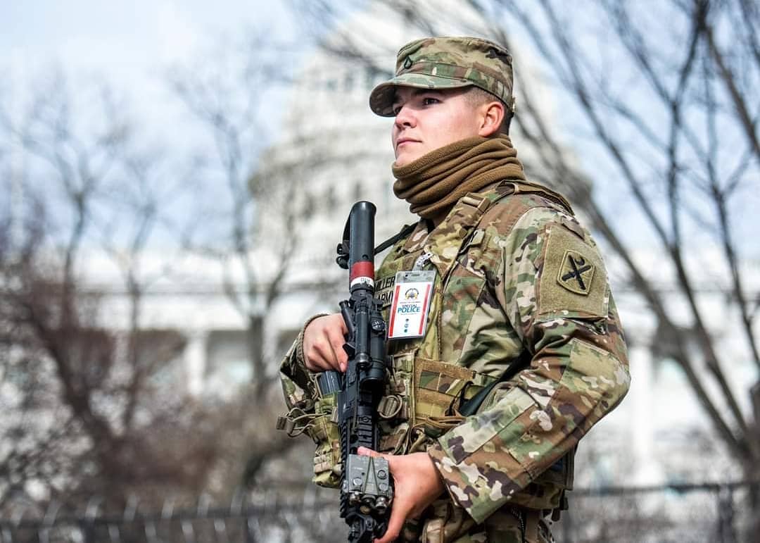 SCNationalGuard's tweet photo. U.S. Army National Guard Soldiers with the #SCGuard join #NationalGuard members from several states &amp; territories in Washington D.C. to provide security support in the district in the lead up to the 59th Presidential Inauguration. (📸: Sgt. Brian Calhoun) https://t.co/kFargDMJad