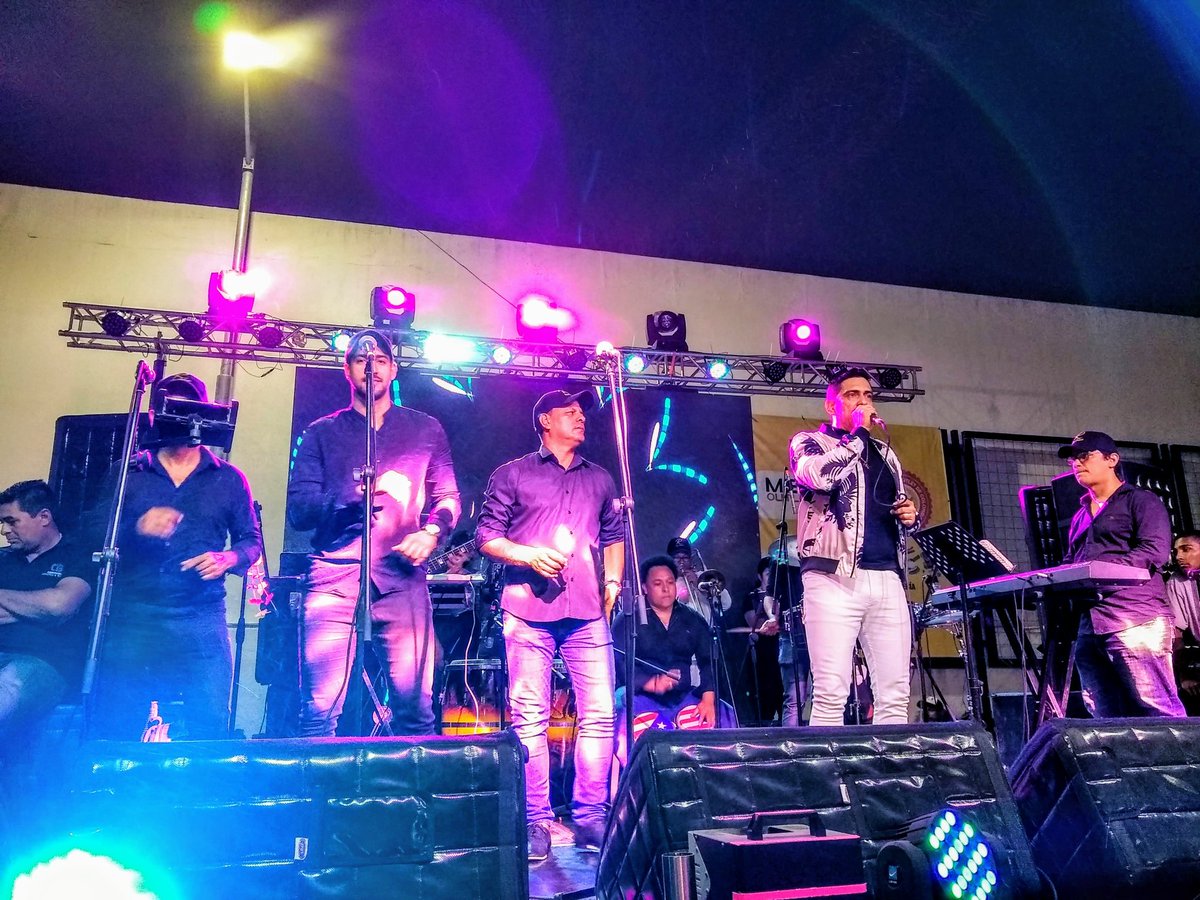 ray_palacio's tweet photo. Volveremos más fuertes 💪🏼🙏🏼 Aplausos de pies 👏🏼👏🏼 para todos los que siguen en pie de lucha 🎶  #SigoCaminando
#SoyCarnaval
#Barranquilla #Colombia #Salsa https://t.co/5xpxk7fBkZ