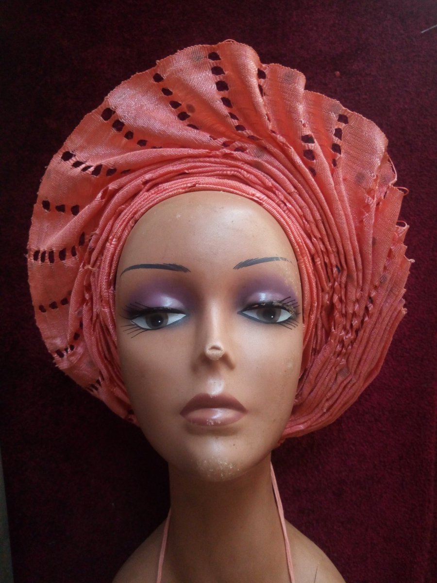 GeleByZ's tweet photo. Ewa 😍😍😍

Style: The Abike Gele 
Material: Aso-oke (Basket) 
Quantity:  Half pack ( 4 lines)

#gele #geleguru #geleartist #gelestylist #asoebi #gelebyz #weddings https://t.co/msyVEA0XVB