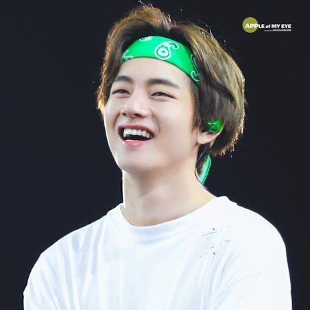 Aaammm88238023's tweet photo. Are you ok? I will protect you 💜😊
"TAEHYUNG YOU ARE PERFECT"
#BTS #BTSARMY #ARMY #BTSV 
#TAEHYUNG  #v #fithing 💜💜 https://t.co/ZhA7tF4sBF