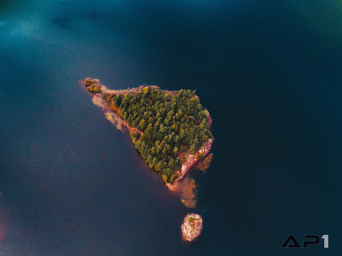 #Muskoka #Ontario #drone #dji #DJIMini2 #DJIMavicAir2 #mavicmini #mavic2pro #maviczoom #mavicair #dronephot #dronephotography #dronephotographer #aerialphoto #aerialphotography #aerialphotographer #island #mavicpro2 #djimaviczoom #djimavic2pro #polarpro #masterairscrew #djiair