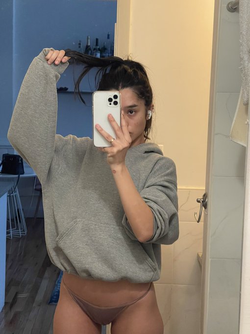 How it started &mdash; how it&rsquo;s going https://t.co/S8zsOquuP5