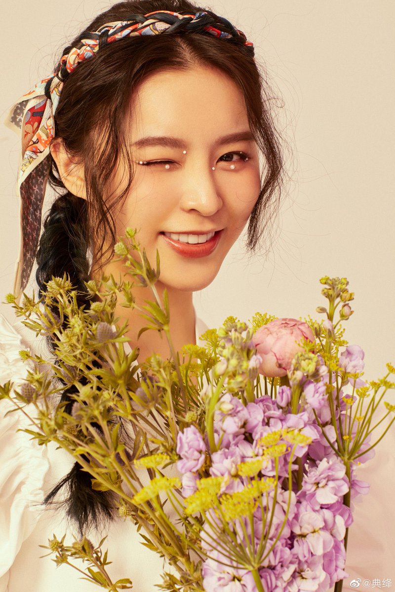 170121 | Linkteki Weibo hesabı Elkie’nin Bayplus+ Dergisi ile yapıldığı düşünülen çekime ait fotoğrafları paylaştı! 

🔗weibointl.api.weibo.com/share/19662838…