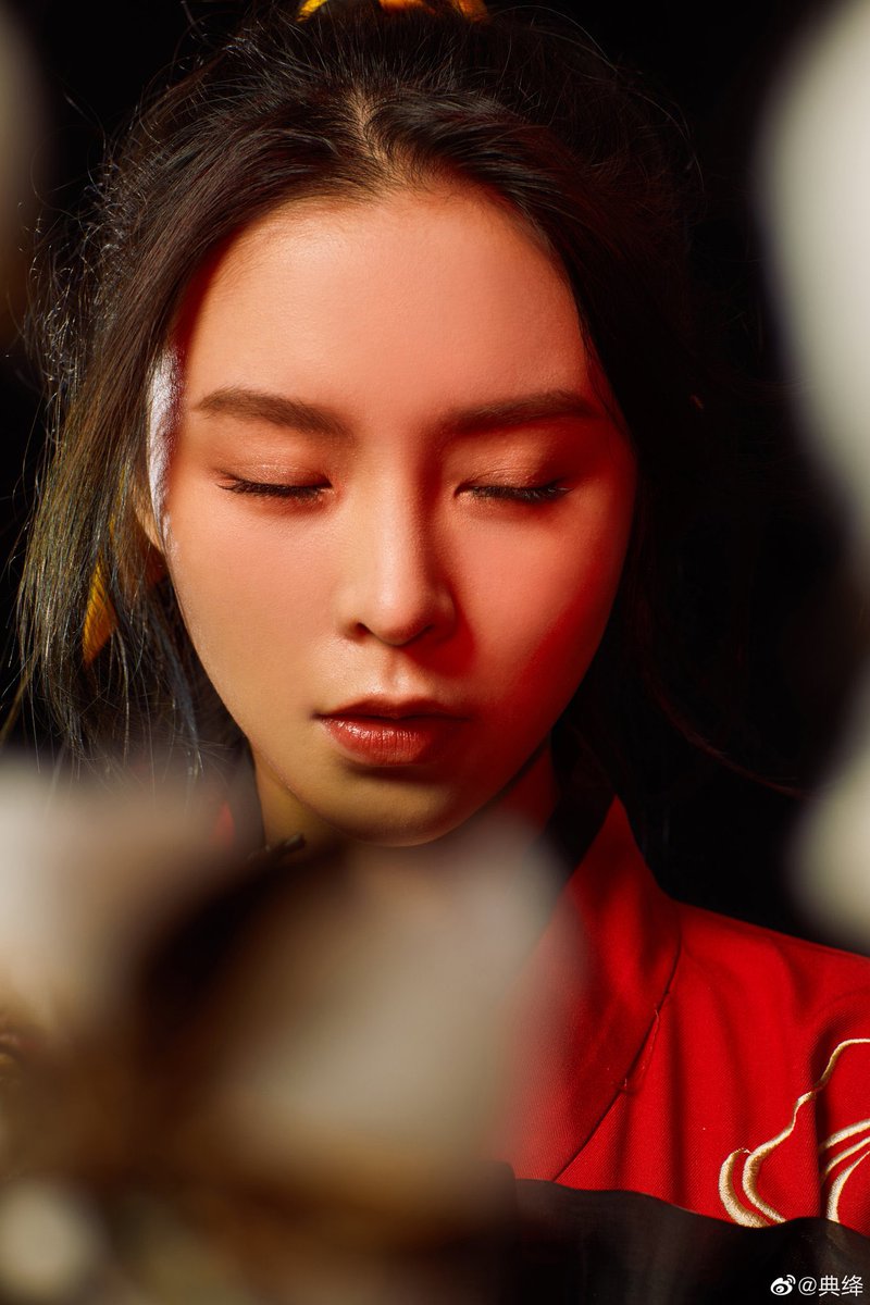 clc7turkey's tweet photo. 170121 | Linkteki Weibo hesabı Elkie’nin Bayplus+ Dergisi ile yapıldığı düşünülen çekime ait fotoğrafları paylaştı! 

🔗https://t.co/ZjAcifn0FG https://t.co/DNqnQx4O9w