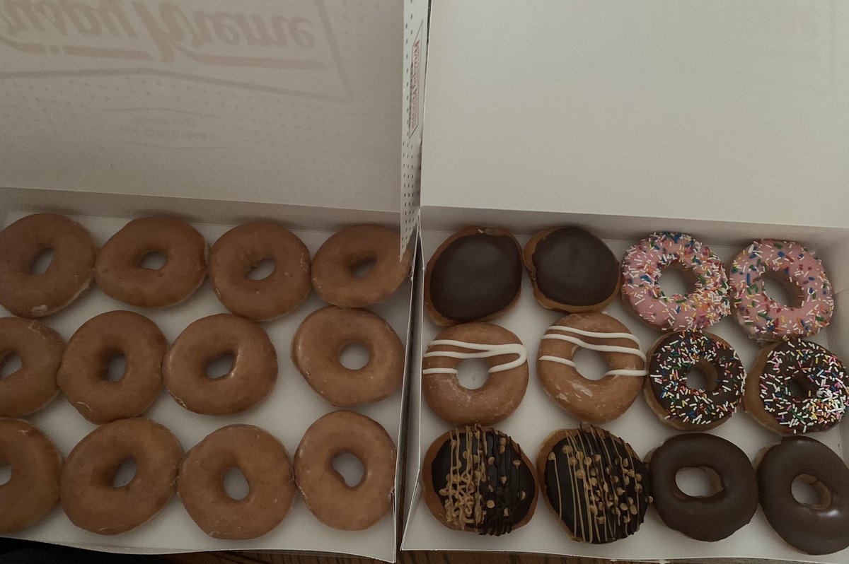 senoroukc's tweet photo. And for dessert @krispykreme donuts. I’m getting the #reesesdonut https://t.co/sfy9pLB7HN