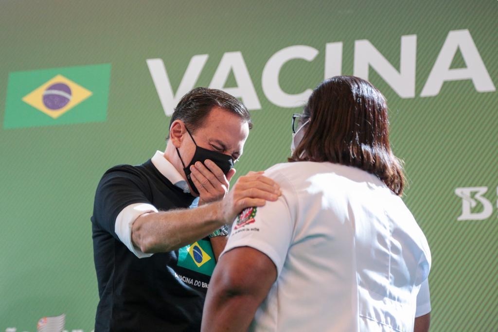JonathanNemer's tweet photo. Essa foto do Dória ficou emossionamte 😭😭😭😂😂😂🙈🙈🙈 Me lembrou o Carlinhos Maia kkkkkkkkkkkkkk https://t.co/FUkJAW4J4g