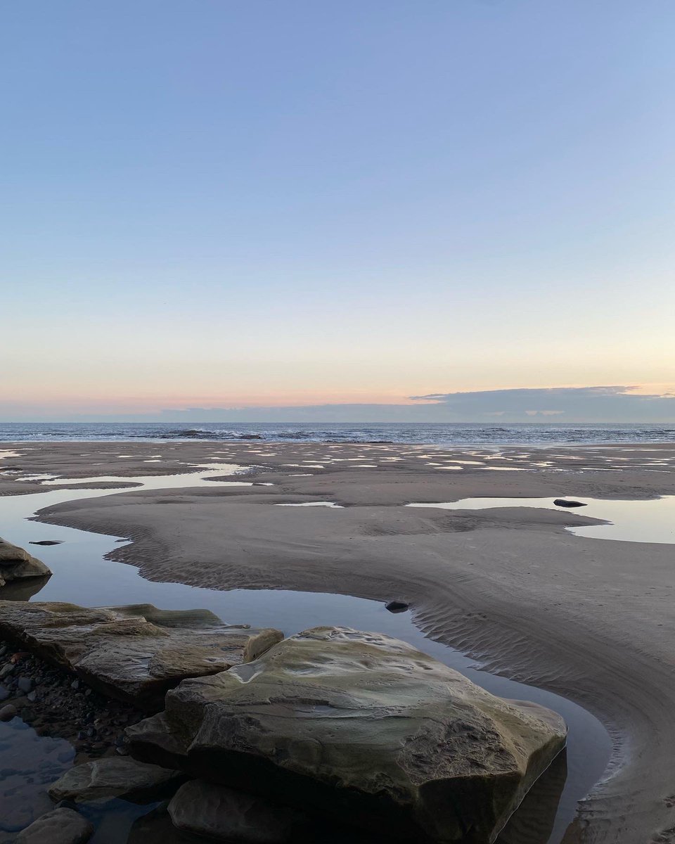 NETimesMagazine's tweet photo. Week two of @redjanuaryuk completed! More early morning beach walks, snowy forest trails, and coffee stops! + more miles clocked for team #RedJanNE - on to week three! 🥳 https://t.co/Haiy4HW0LL