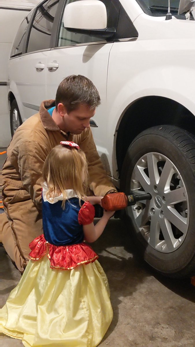 JakeRiggle's tweet photo. Changing oil and rotating tires - what do you do with your free time outside the hospital? #LearnDoTeach #PrincessMechanic #RaisingHerRight @KUPulmCC @UNMC_PCCM @CStreiler @BadrJandali @DaveGannonE30 @drcastillovega @sushdecide @hlatham33 @lauraathomas @nvhstewart https://t.co/w2ks5MdDZ3