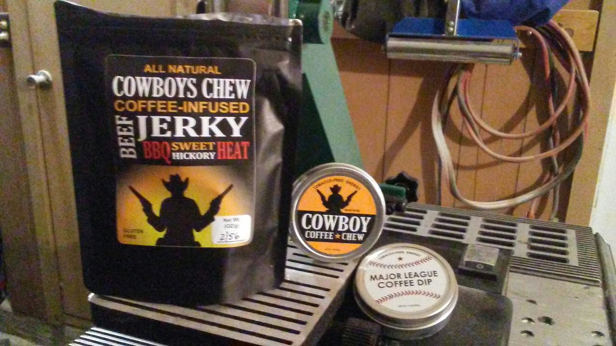 ArtisticVibes2's tweet photo. 😎👊  ✏📐🔨

Our wood shop runs on 

Cowboy Coffee Chew 
and 
Far Out Foodz awesome products!

Follow 
@chewcoffeedip and 
@FarOutFoodz to learn more!

#SundayFunday #sundayvibes 
#delicious 🔥🔥💣 https://t.co/a4SoT3Q1d1