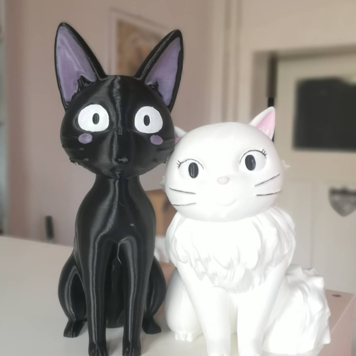 randolf_l's tweet photo. Jiji and his little friend.  From Kiki's  delivery service.  I mean from MyMiniFactory.  Now they guard the garage together ... Even in snow.
#3D #3dprint #3dprinting #pla #sovol #sovolsv01 #anime #animeart #ghibli #studioghibli #ghibliart #nerdy  #nerd  #cat #myminifactory https://t.co/VvaH1wBlbY