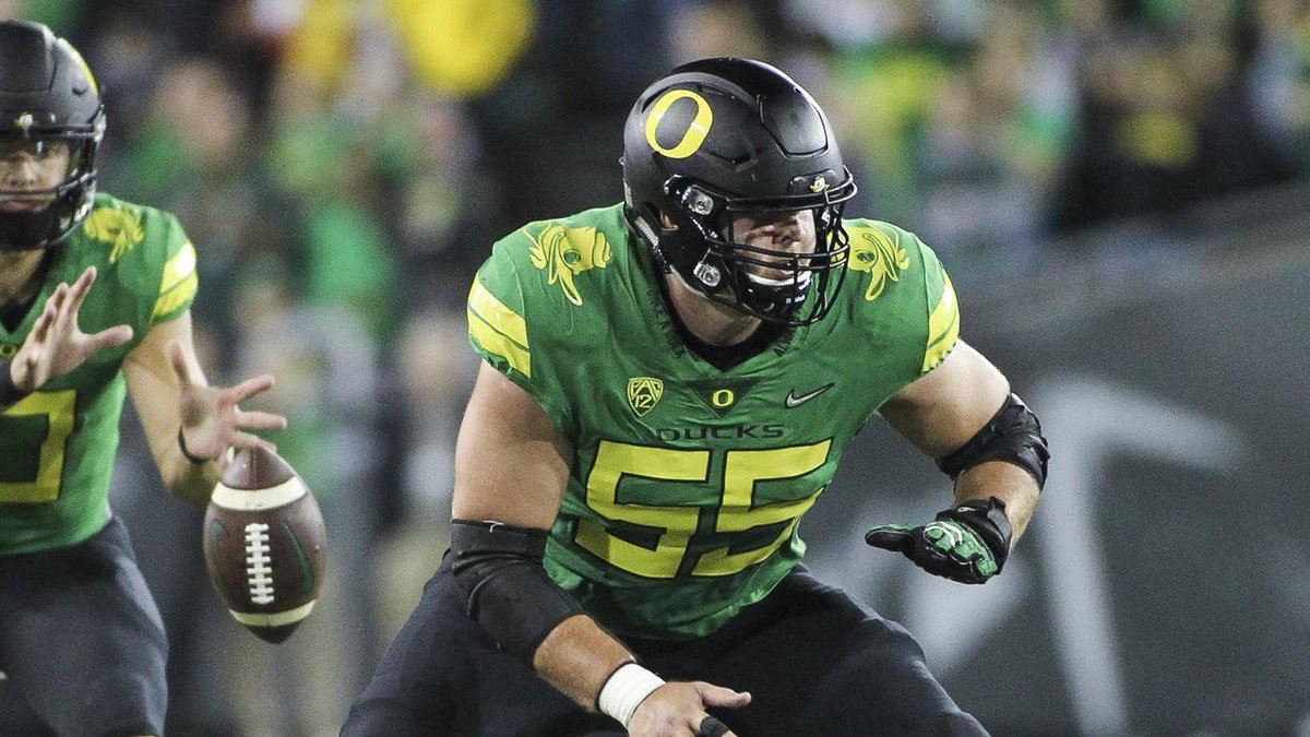 gmaxcruz's tweet photo. I am super excited to announce that I was admitted to the University of Oregon Lundquist College of Business and have earned the opportunity to continue my football career at Oregon! GO DUCKS! https://t.co/uype80Sy0F