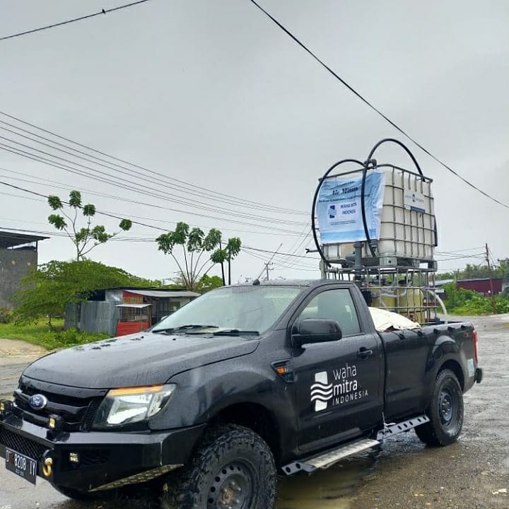 way_mitra's tweet photo. Hari ini team @waha_mitra & @water_mission telah masuk kota Mamuju ,Sulawesi Barat.
Team bersiap untuk membantu masyarakat yang terdampak oleh bencana gempa bumi #waterbuilds #Hope #PrayForSulawesiBarat #PrayForMamuju #PrayforMajene https://t.co/NEnhI833hy