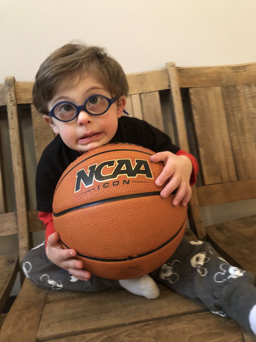 Kat Vizzone tweet media