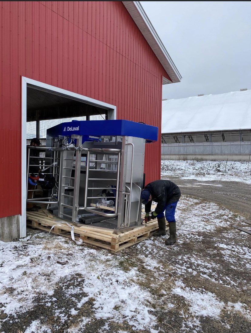 olive4594's tweet image. So this happen last week, going to be a few more weeks of work yet before the excitement starts here at Sunrise.#milkingrobot #delavalvms310 @jeff_greening