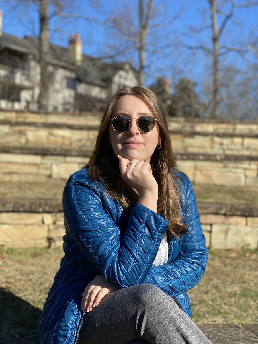 If you’re not into fawning appreciation threads, keep scrolling because today is MY LAURENNIVERSARY, marking exactly one year since I met  @lalalaurrennn, and she has been one of my most beloved friends every day since.