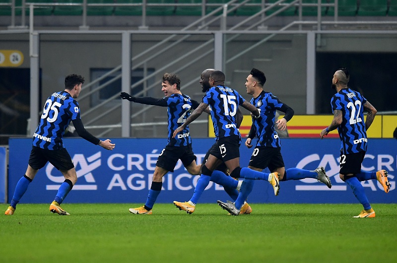Inter Milan 2-0 Juventus: CR7 xịt, Barella thăng